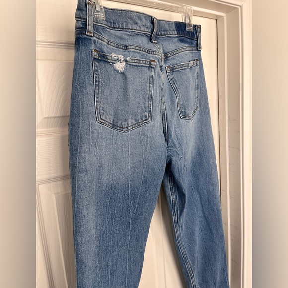 Abercrombie & Fitch High Rise Mom Jean 29/8 Light Distressing EUC 29 8 - Picture 5 of 13